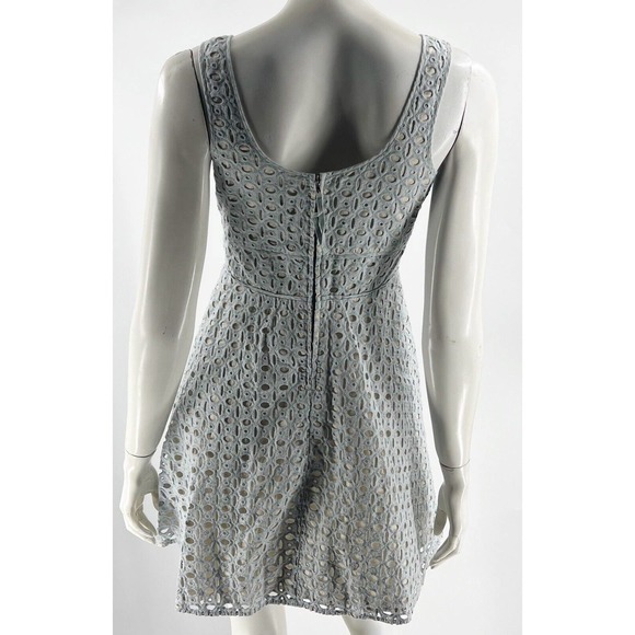 Ann Taylor LOFT Fit Flare Dress Size 4P Blue Eyelet Lace Over Nude Sleeveless - Picture 4 of 6